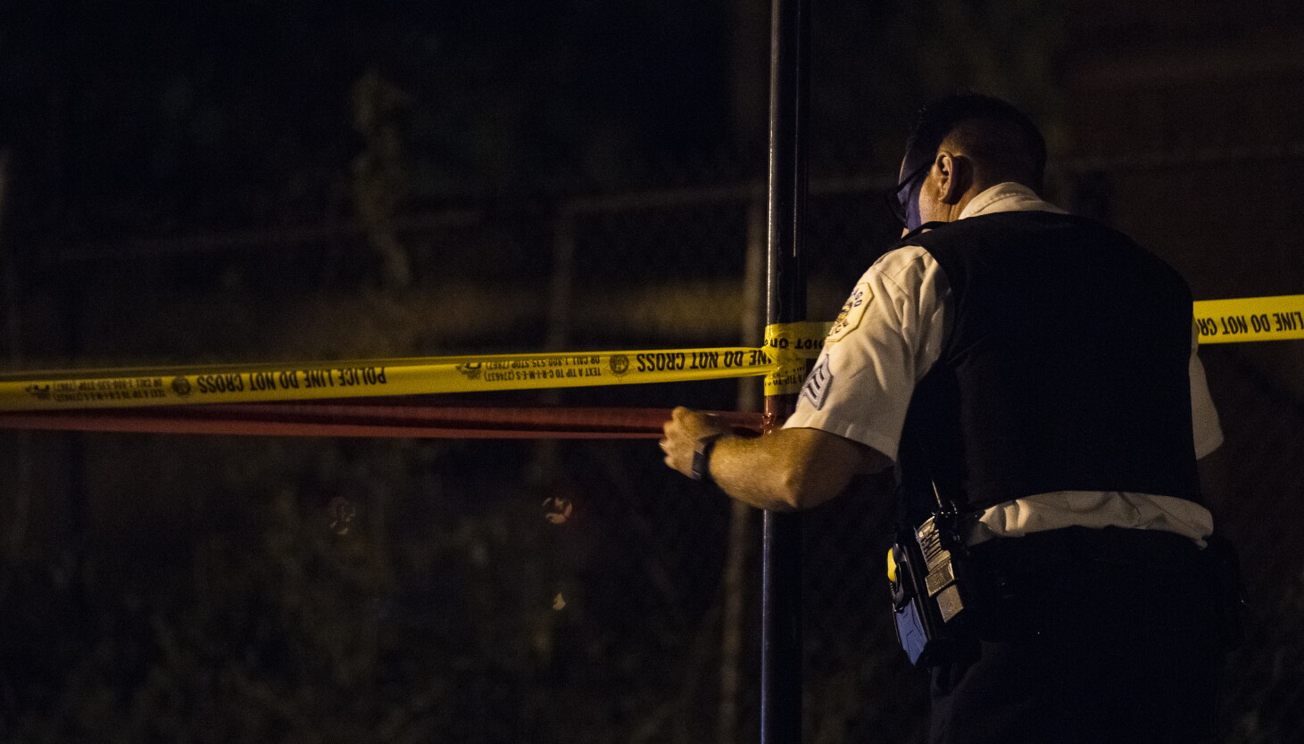 Man found fatally stabbed in the neck in Washington Park