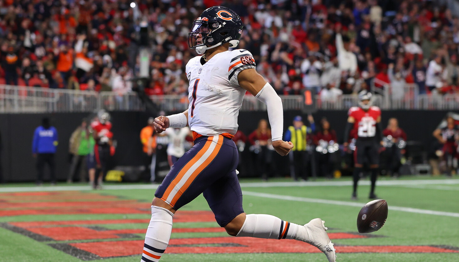 Justin Fields trade 'tough' for ex-Bears teammates, who think he'll do well with Steelers - Vimarsana News