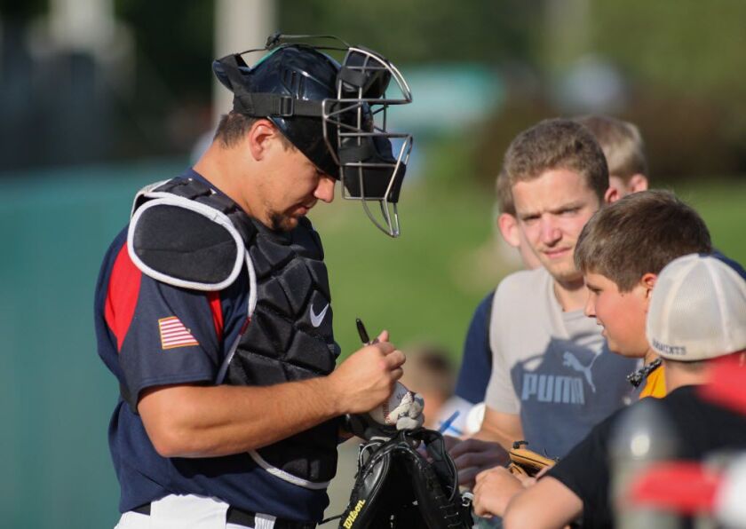 AX096_2B45_9_600x425.jpg