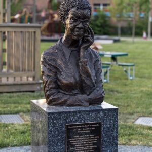 Gwendolyn Brooks’ sculpture at the Gwendolyn Brooks Park. | Erin Brown/Sun-Times