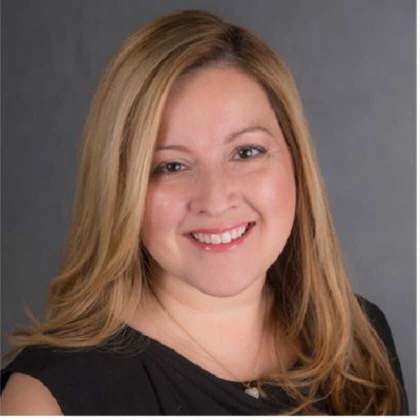 xochitl_flores_headshot_2.jpg