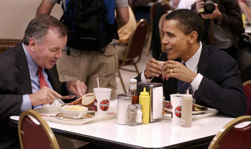 Then Democratic U.S. Senate candidate Barack Obama, right, and Chicago Mayor Richard Daley do lunch at Manny’s in 2004.