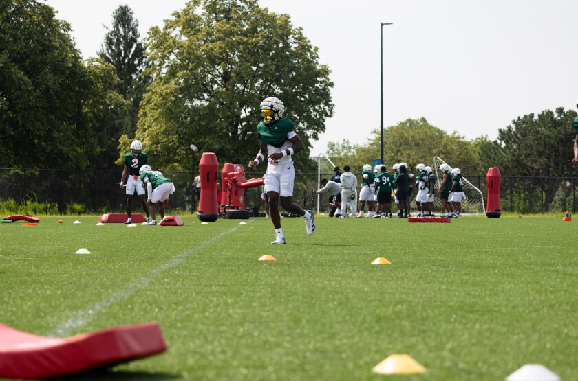 CSUFOOTBALL_260806-008.jpg