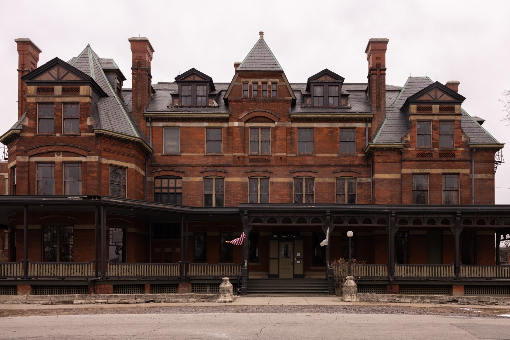 Gov. JB Pritzker announces $100 million redevelopment of Pullman's ...