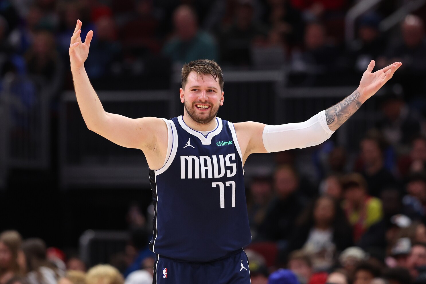 Luka Doncic headed to Lakers, Anthony Davis to Mavericks in blockbuster three-team trade - Chicago Sun-Times