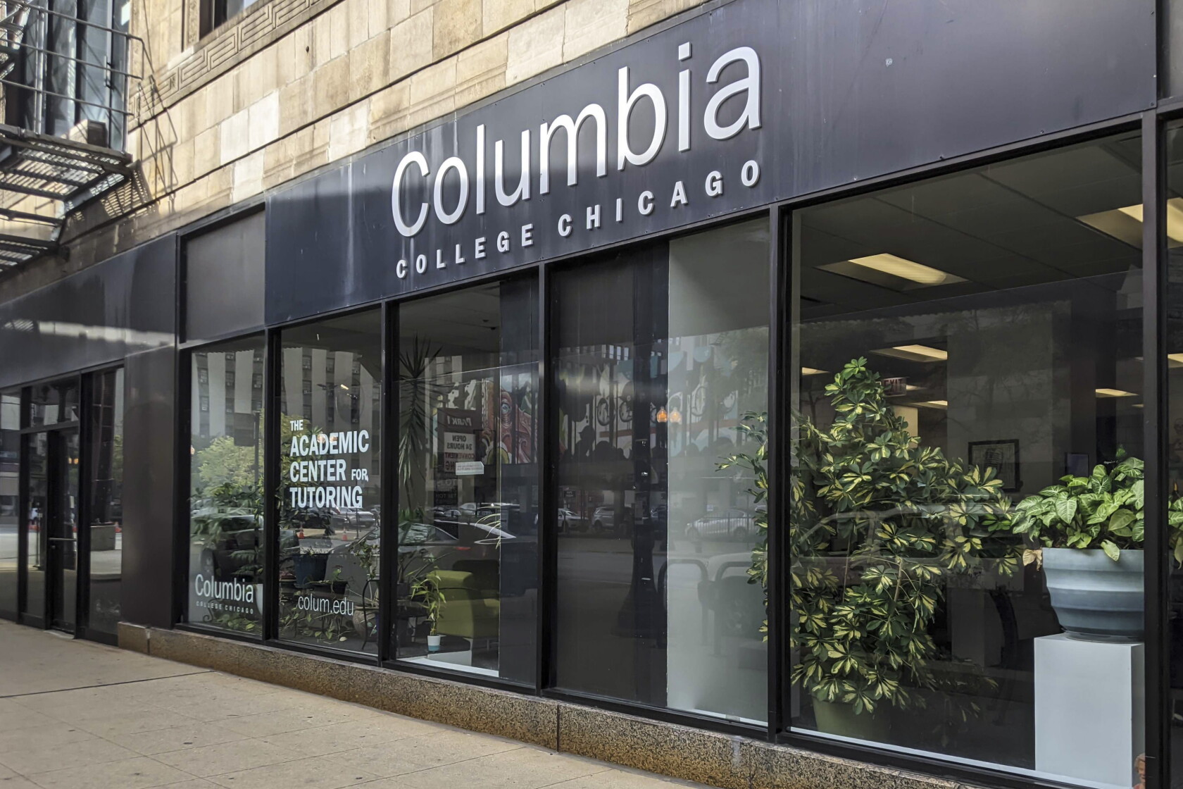 How much does a college education cost in Chicago? 10 schools broken