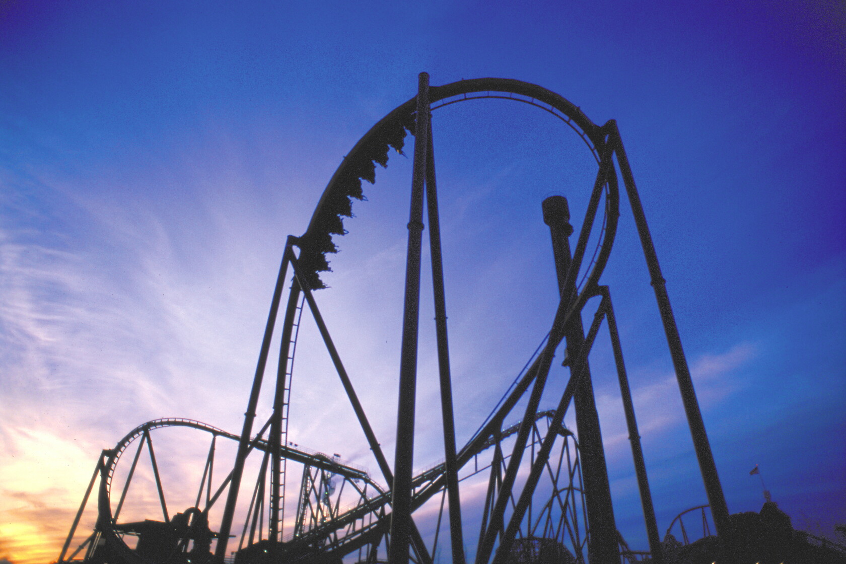 Bull Feet Raging Bull coaster at Six Flags Great America closed after death at ...