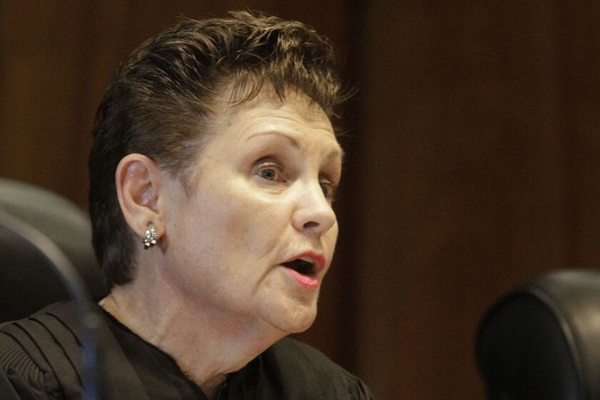 Illinois_Supreme_Court_Justice_Retiring.jpg
