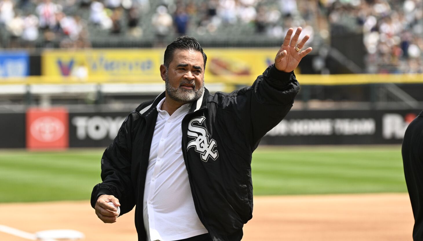 White Sox surprise Ozzie Guillen by retiring his No. 13