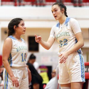Maine_West_bsktbll_XXXX20_2004.jpg