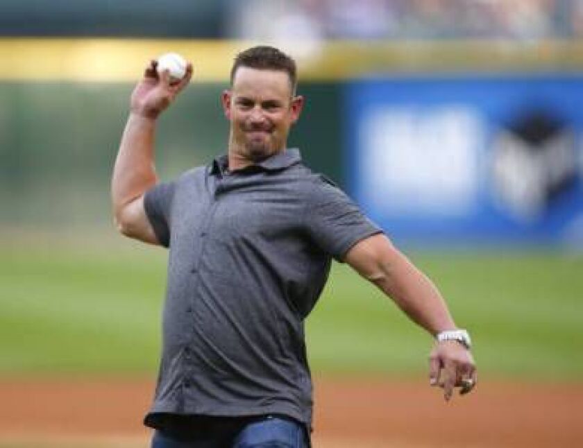 royals_white_sox_base_van_19_600x461.jpg
