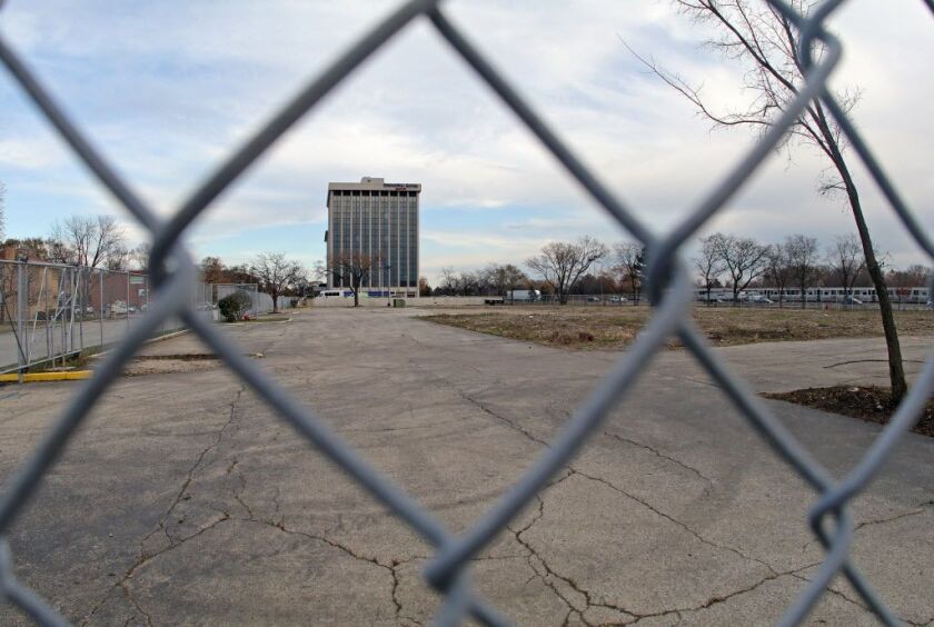Looking east towards the empty lot at 8201 W. Higgins Rd. near O’Hare Airport where Anshoo Sethi wanted to put hotels and a convention center. | Tim Boyle / Sun-Times