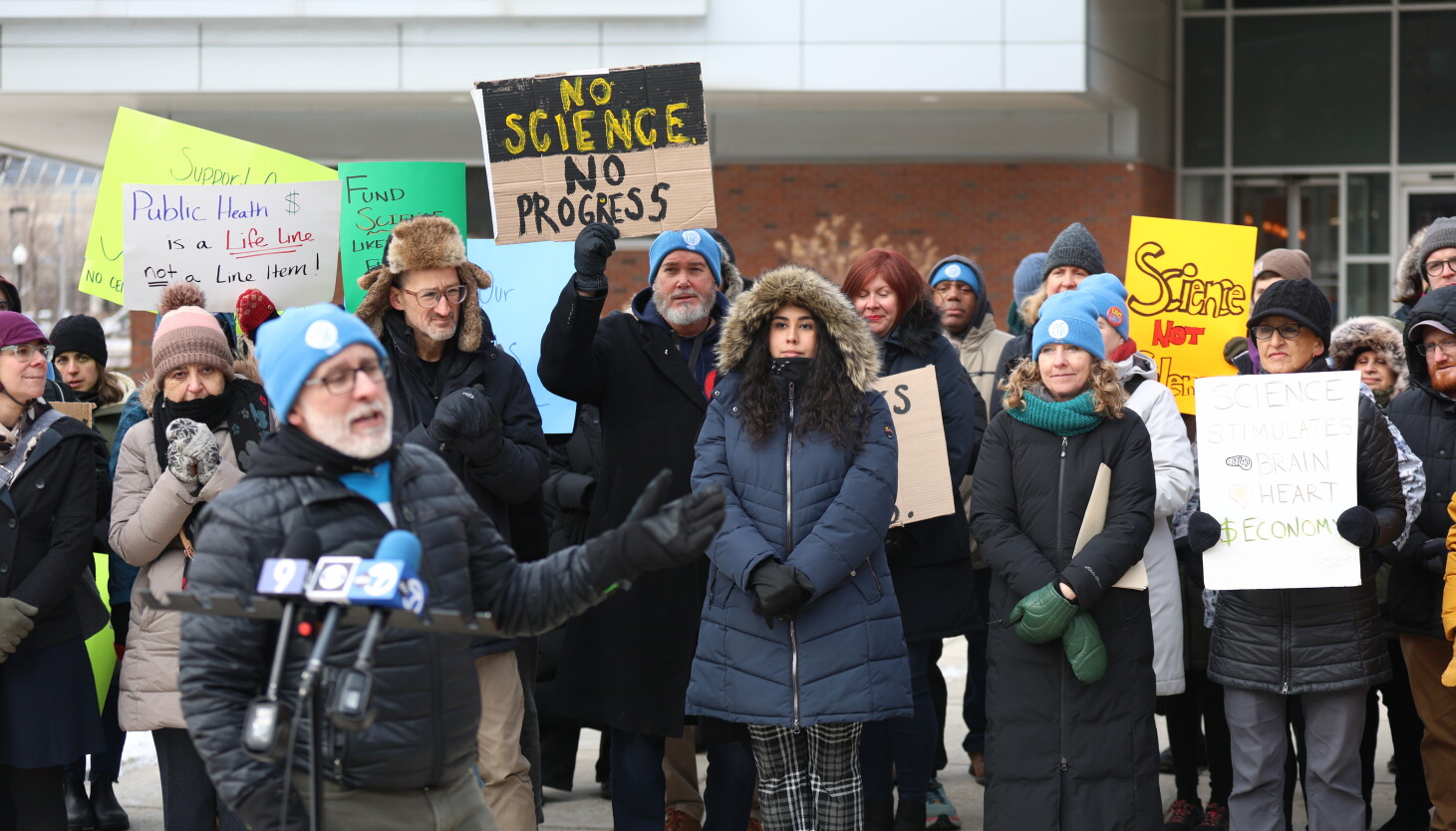 UIC Faculty Protest Proposed Trump Administration Cuts to Federal Research UIC Faculty Protest Proposed Trump Administration Cuts to Federal Research