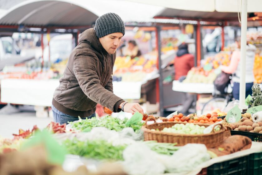 Buy fruits and vegetables that are in season, which can save you money. | stock.adobe.com