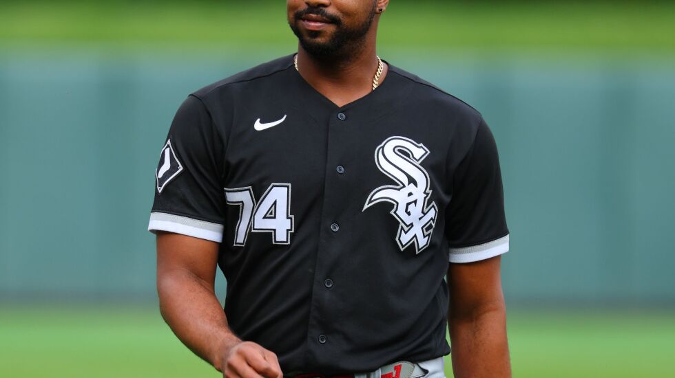 White Sox manager Pedro Grifol choosing Eloy Jimenez…