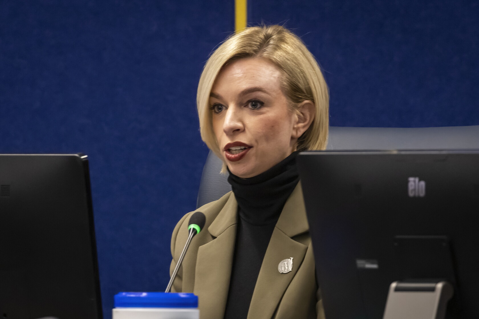 Jessica Biggins CPS budget debate escalates ahead of pivotal vote - Chicago Sun-Times