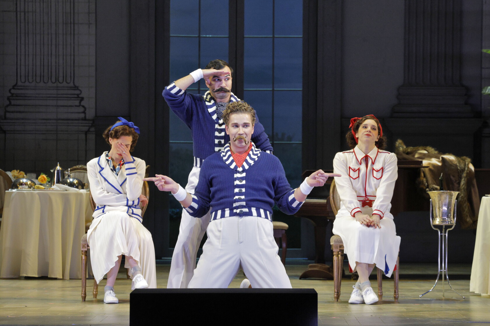 Cst Opera Example Review: Lyric Opera’s ‘Così fan tutte’ is a sparkling, high-energy take ...