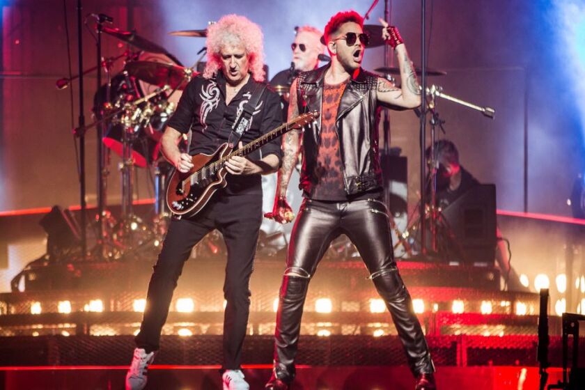 Queen & Adam Lambert on top of the 'World' at the United Center - Chicago Sun-Times