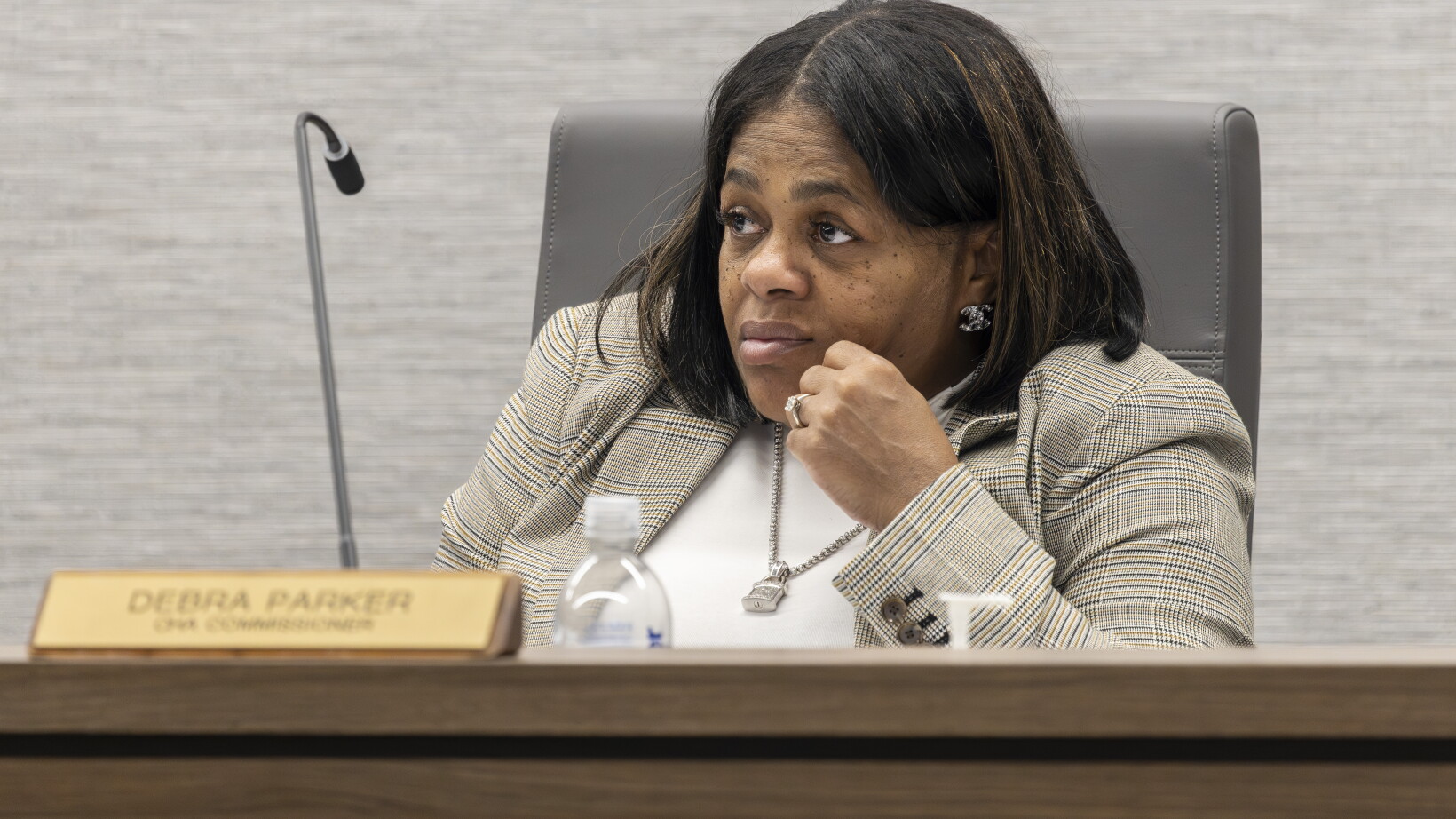 Deborah Riley Dcfs Chicago Chicago Housing Authority backs off ban on contracts with commissioner ...