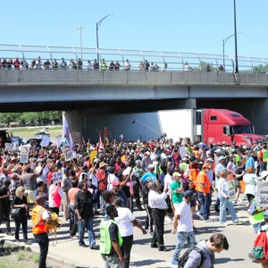 Protesters pour onto the Dan Ryan Expressway Saturday morning. | Ashlee Rezin/Sun-Times
