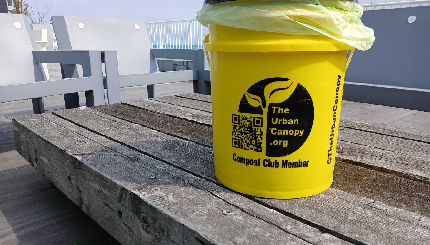 Loop Words Transports No 'waste' of time: South Loop woman rallies neighbors to compost ...