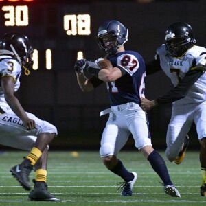 Payton’s Zach Anderson (87) scored two touchdowns in the first half. Worsom Robinson/For the Sun-Times.