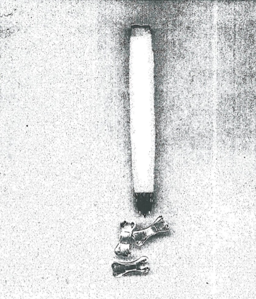 Labar Spann was accused of taping three pens together to fashion this shank while being held on a murder charge at the Cook County Jail. | Cook County sheriff’s department