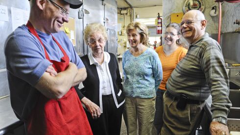 Donald Breede (right) in 2009 at Hagen’s Fish Market, 5635 W. Montrose Ave., with (from left) son-in-law Scott Johnson, mother-in-law Phyllis Hagen, wife Charlene Hagen Breede and daughter Julie Johnson.