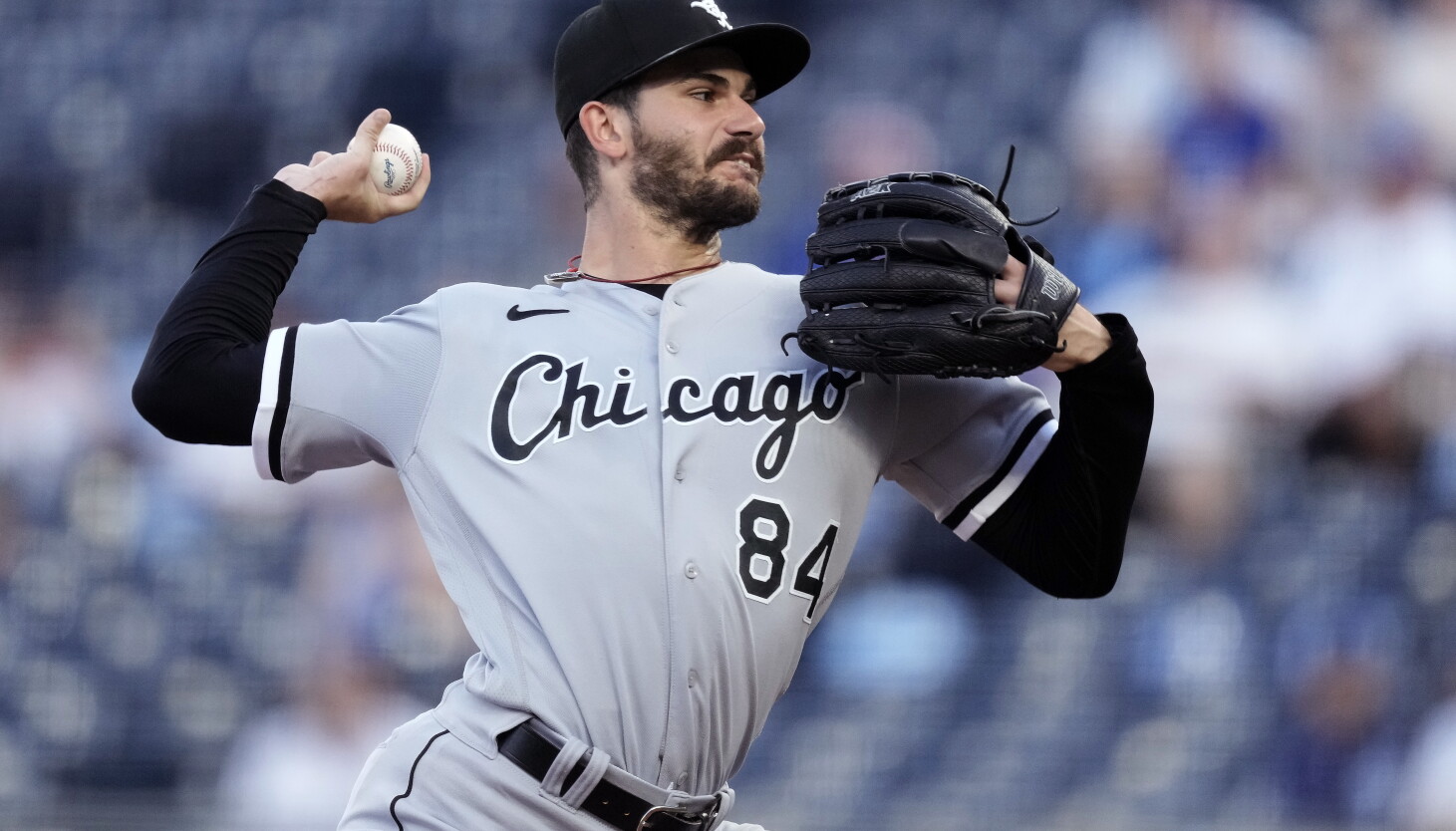 Dylan Cease, still a White Sox on first day of camp, rolls with the flow - Vimarsana News