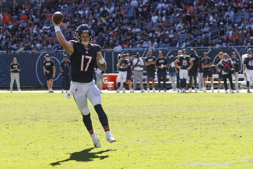 Chicago Bears quarterback Tyson Bagent #17 throws the ball during the fourth quarter against the New York Jets at Soldier Field, Sunday, Oct. 4, 2026. | Anthony Vazquez/Sun-Times