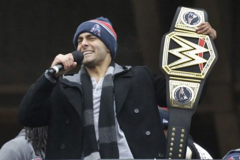 super_bowl_patriots_parade_football_66888368.jpg