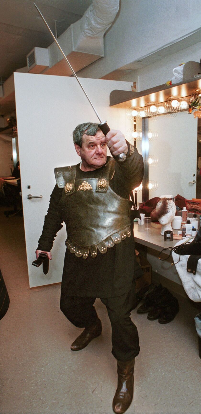 12_8_99_Hein_Natarus_1.jpg