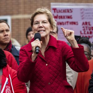Presidential candidate U.S. Sen. Elizabeth Warren (D-MA) joins striking Chicago Teachers Union and SEIU Local 73 members for a speech on the picket line outside Oscar DePriest Elementary School on the West Side, Tuesday morning, Oct. 22, 2019.