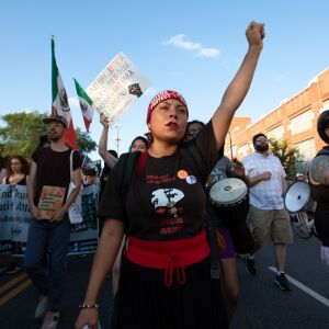 A crowd of a couple hundred march through Pilsenlas demanding families be reunited and ICE be abolished. I Maria de la Guardia/Sun-Times