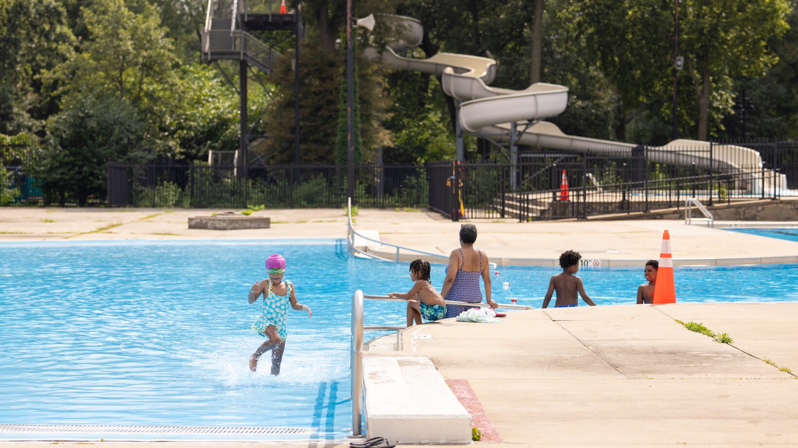 Access to open Chicago Park District swimming pools varies widely ...