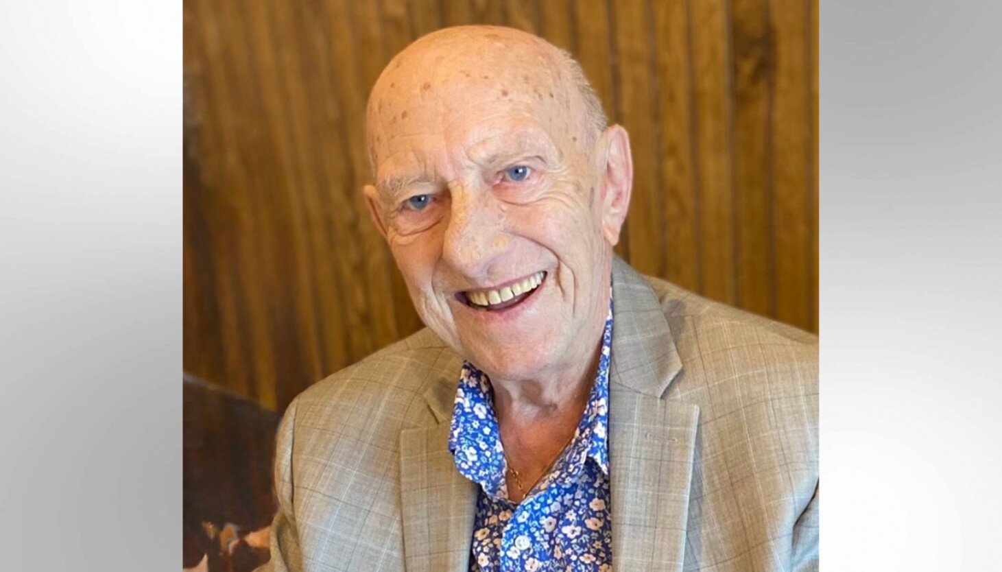 Arnold Van Puymbroeck, a fixture in Chicago's Belgian community and at North Side bars, is dead at 95