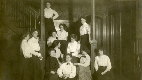 Eleanor Club residents in the early 1900s.