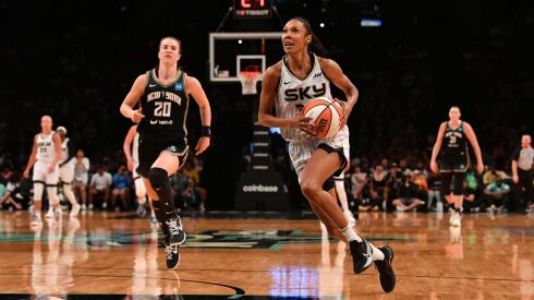 Sky_vs_Liberty_Catalina_Fragoso_NBAE_via_Getty_Images__7_.jpg