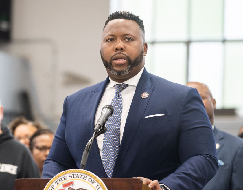 Cam Buckner, candidat à la mairie de Chicago et représentant de l'État, lors d'une conférence de presse le 18 mai.