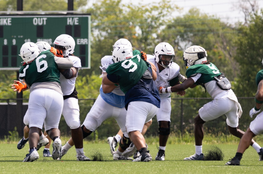 CSUFOOTBALL_260806-017.jpg