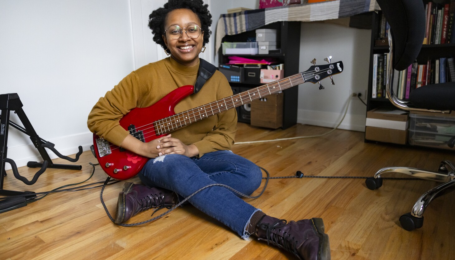 Here are a few options, all using the same words but with different styles:
* More formal: Chicago's Emerging Artists of 2024
* More concise: Chicago Artists: 2024 Breakout Stars
* More dramatic: Chicago's 2024 Artist Explosion
The best option depends on the overall tone and context of where this phrase will be used.