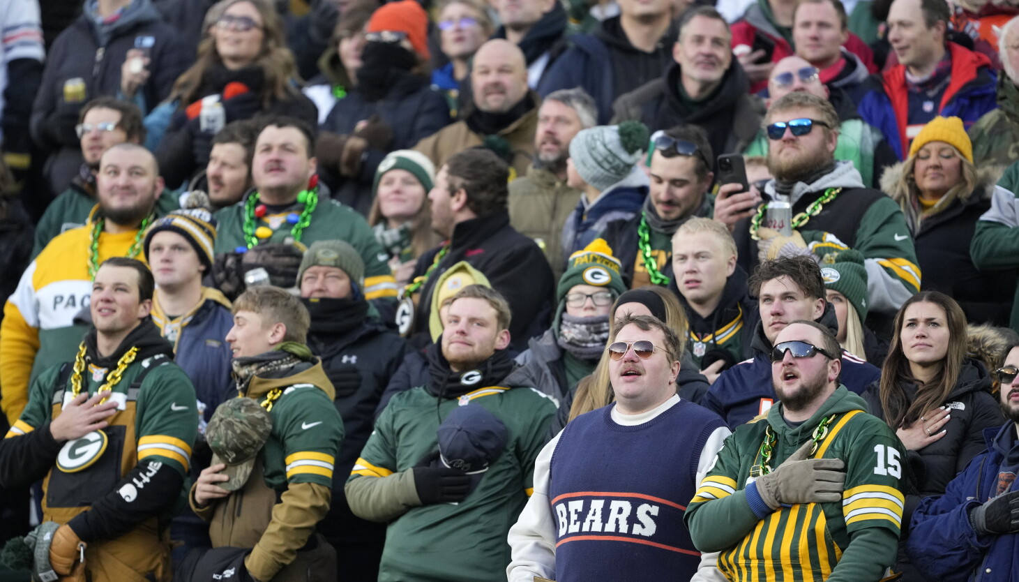 Packers to honor former Bears coach Mike Ditka with moment of silence before game Sunday at Lambeau Field