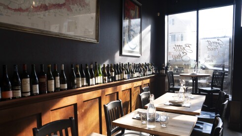 The dining area of Lush Wine & Spirits' Roscoe Village location.
