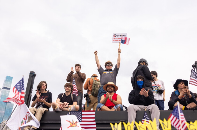 Chicago Rally 'No Kings' rally in downtown Chicago draws a huge crowd opposing Trump ...