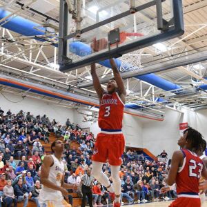 Curie’s DaJuan Gordon (3) gets a layup against Simeon, Saturday 12-29-18. Worsom Robinson/For Sun-Times