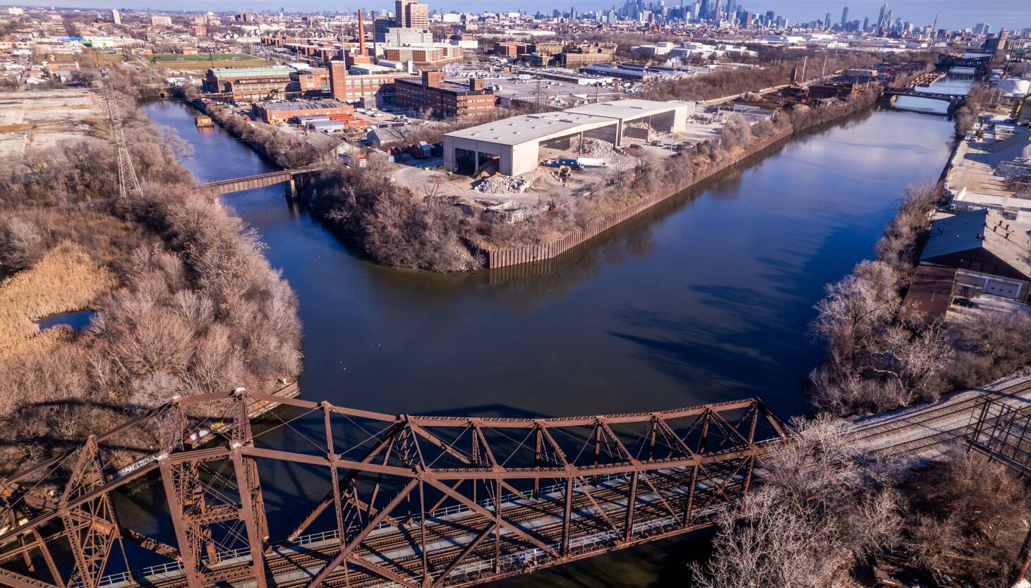 NextImg:EPA agrees to investigate Southwest Side waterway under Superfund program