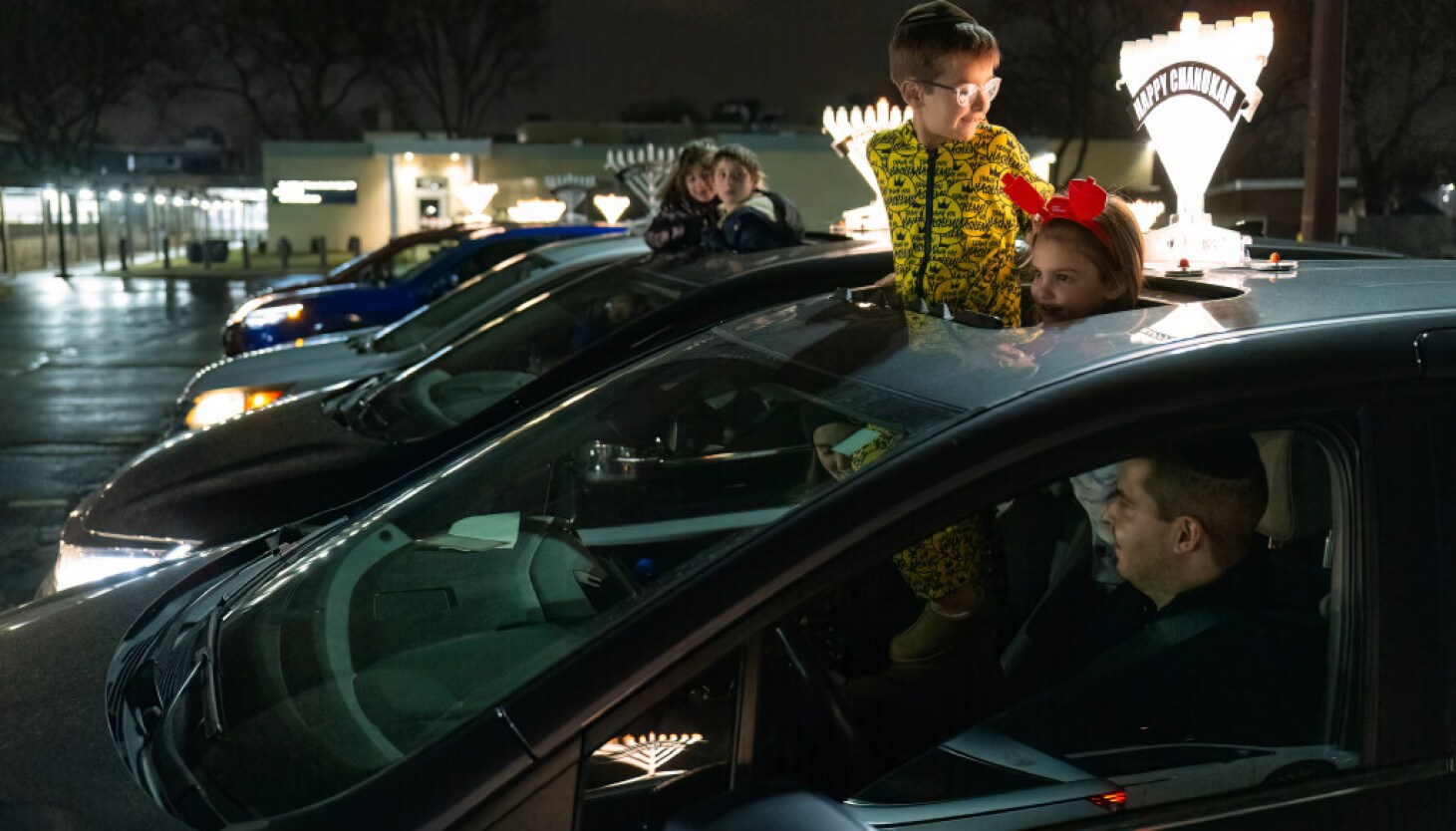 Hanukkah Parade: Hundreds Spread Light