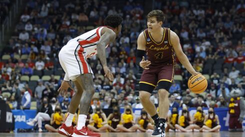 Ohio State’s Jamari Wheeler defends against Loyola’s Braden Norris.