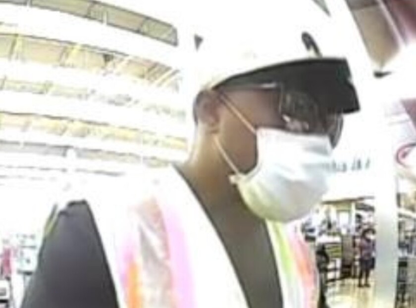 A man wanted for robbing the TCF Bank, 9424 S. Pulaski Rd., Aug. 14, 2020, in Oak Lawn.