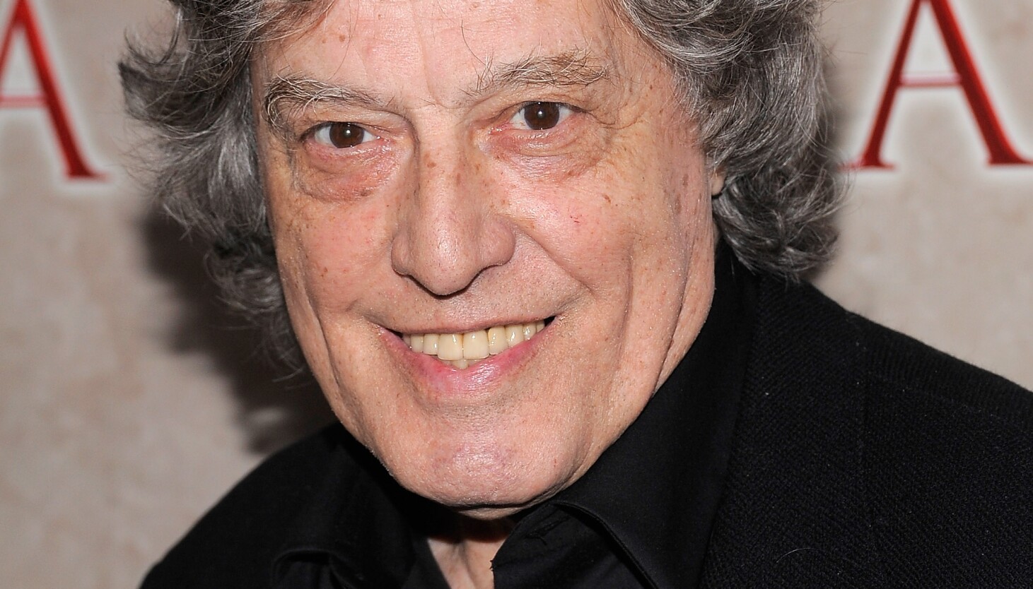 Tom Stoppard, sparkling playwright who won an Oscar for 'Shakespeare In Love,' dies at 88